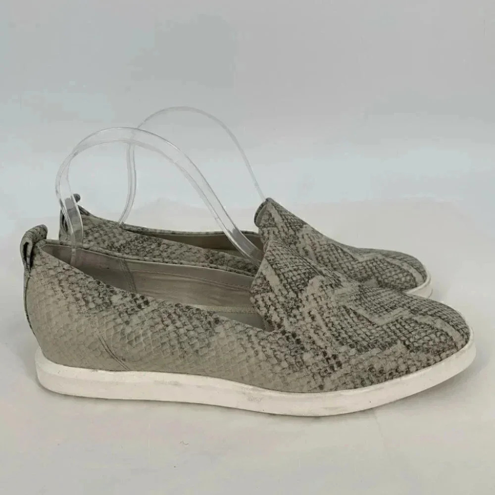 Franco Sarto flats size 8.5 38.5 Boston cream gray snakeskin print faux leather - Picture 3 of 12
